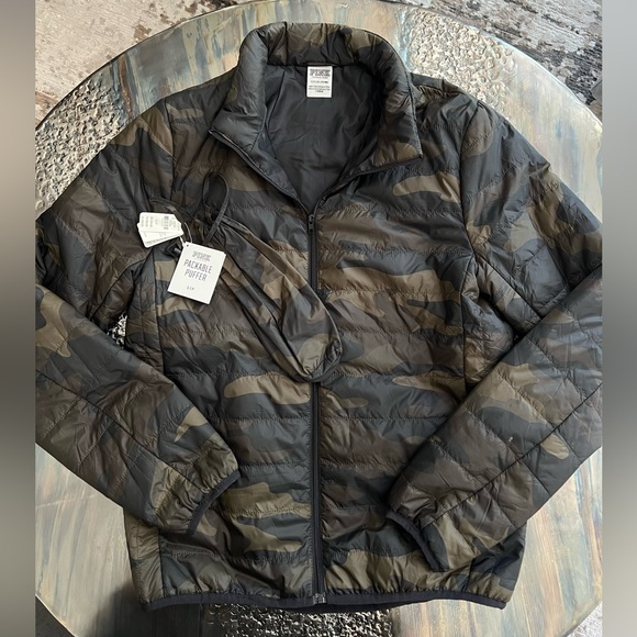 PINK Victoria’s Secret packable puffer size small green brown camouflage - Picture 5 of 9